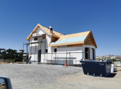 Ορόκλινη - Ισόγεια κατοικία με σοφίτα