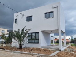 Ζακάκι - Διώροφη κατοικία