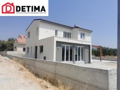 Μαθηκολώνη - Ισόγεια κατοικία με σοφίτα