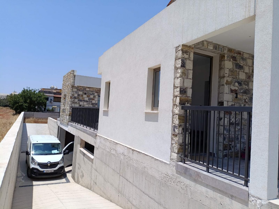 Δερύνεια - Ισόγεια κατοικία