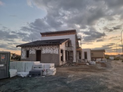 Αραδίππου - Ισόγεια γραφεία με σοφίτα