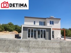 Μαθηκολώνη - Ισόγεια κατοικία με σοφίτα