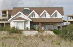 Ορόκλινη - Ισόγεια κατοικία με σοφίτα