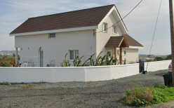 Ορόκλινη - Ισόγεια κατοικία με σοφίτα