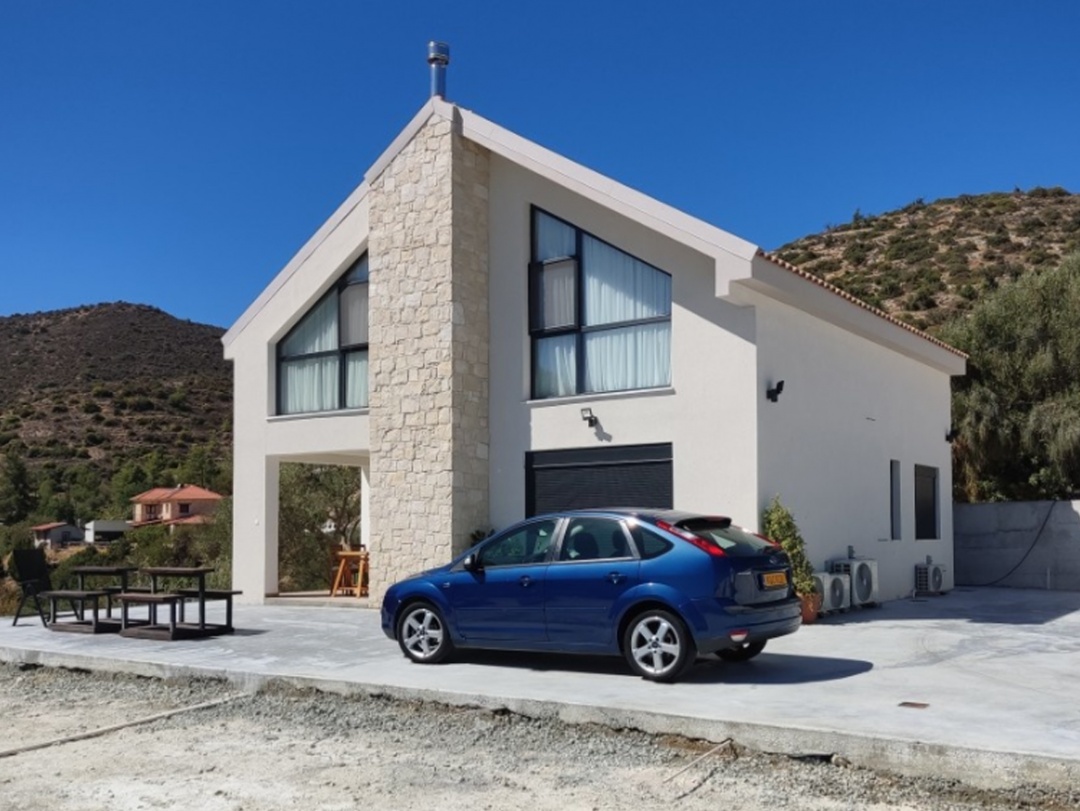 Μαθηκολώνη - Διώροφη κατοικία